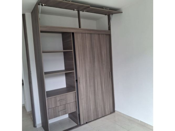 Apartamento de 3 alcobas en venta en Cr. Los Naranjos, Jamundí, 63 m² · foto 8 de 10