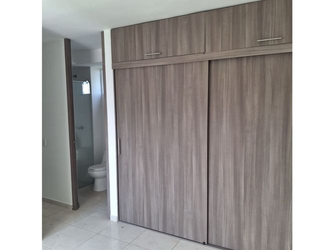 Apartamento de 3 alcobas en venta en Cr. Los Naranjos, Jamundí, 63 m² · foto 9 de 10