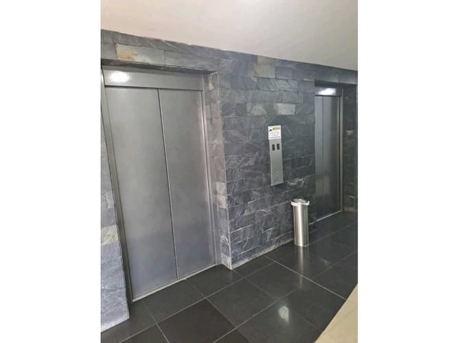Oficina en venta en Aeroparque Juan Pablo Ii, Medellín, 43 m² · foto 7 de 9