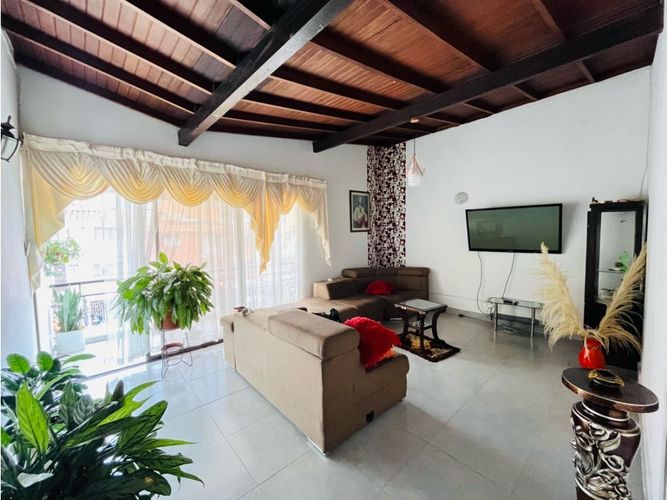 Casa de 5 alcobas en venta en San Joaquin, Medellín, 162 m² · foto 2 de 12