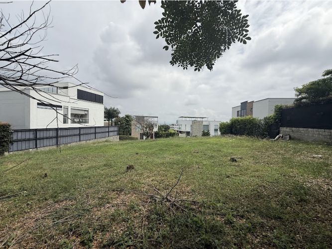 Lote en venta en Pance, Cali, 931 m² · foto 2 de 12