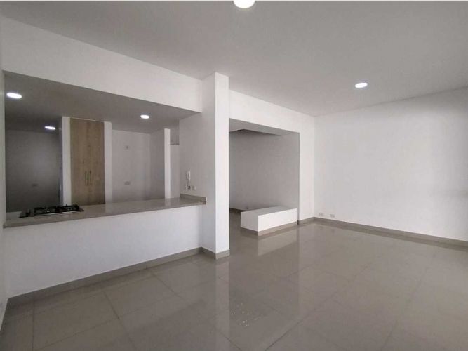 Casa de 4 alcobas en venta en El Castillo, Jamundí, 337 m² · foto 2 de 15