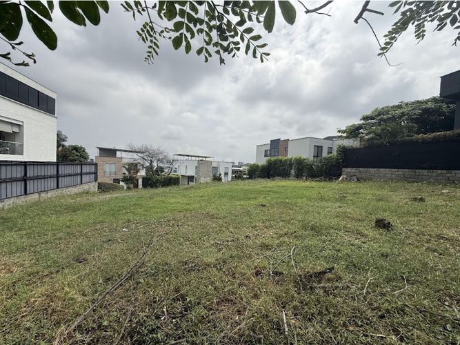 Lote en venta en Pance, Cali, 931 m² · foto 8 de 12