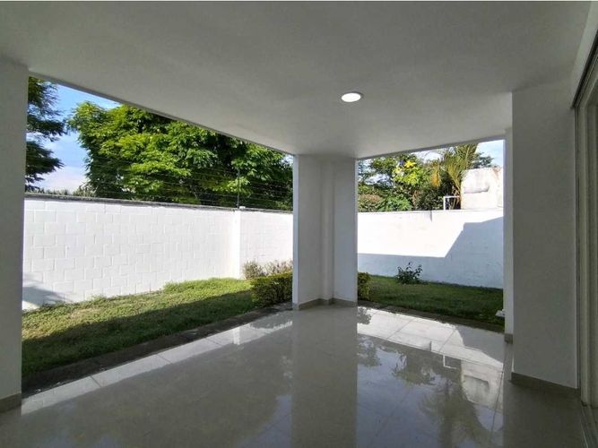 Casa de 4 alcobas en venta en El Castillo, Jamundí, 337 m² · foto 7 de 15