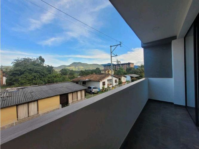 Casa de 2 alcobas en venta en La Ceja, 120 m² · foto 2 de 18
