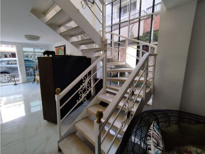 Casa de 5 alcobas en venta en La Hacienda, Cali, 313 m² · foto 4 de 18