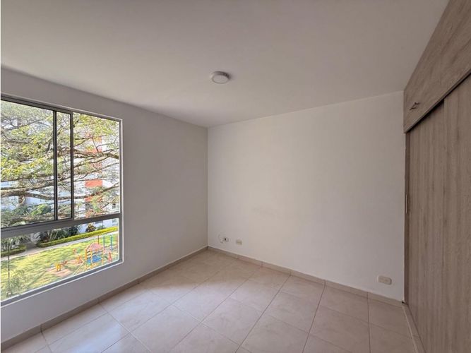 Apartamento de 3 alcobas en venta en Cr. Los Naranjos, Jamundí, 63 m² · foto 4 de 11