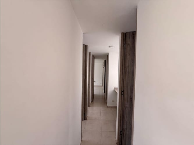 Apartamento de 3 alcobas en venta en Cr. Los Naranjos, Jamundí, 63 m² · foto 6 de 11