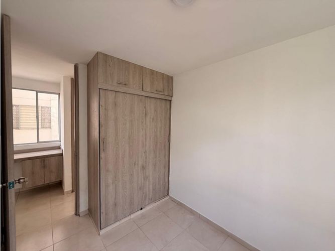 Apartamento de 3 alcobas en venta en Cr. Los Naranjos, Jamundí, 63 m² · foto 7 de 11
