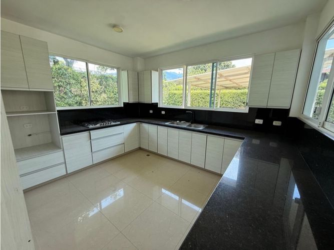 Casa de 5 alcobas en venta en Las Mercedes, Jamundí, 550 m² · foto 12 de 15
