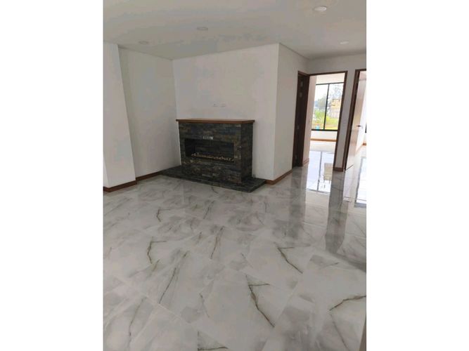 Casa de 4 alcobas en venta en Belchite, Rionegro, 240 m² · foto 3 de 18