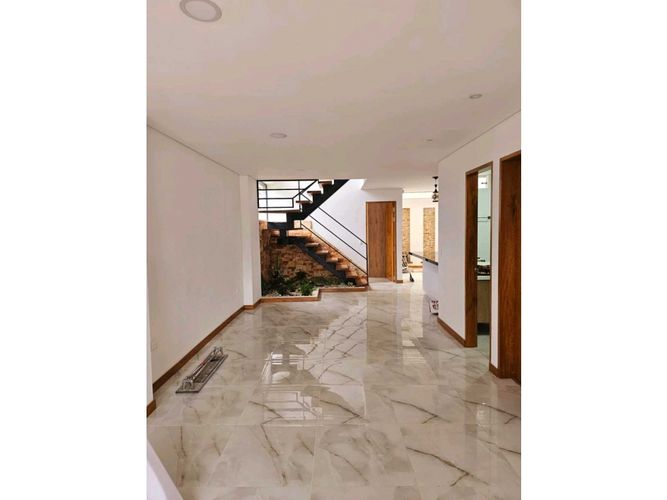 Casa de 4 alcobas en venta en Belchite, Rionegro, 240 m² · foto 8 de 18