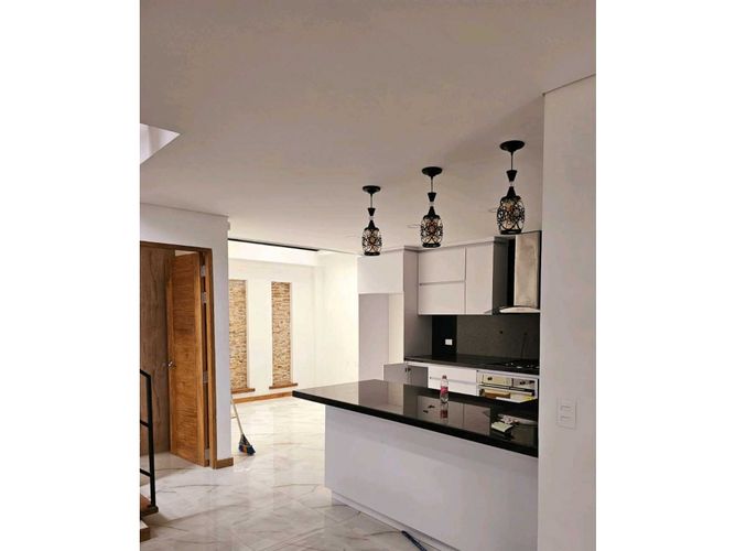 Casa de 4 alcobas en venta en Belchite, Rionegro, 240 m² · foto 9 de 18