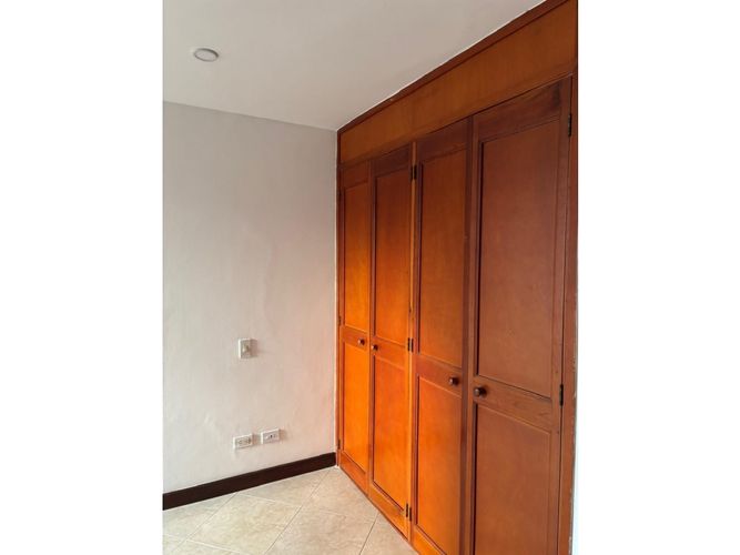 Apartamento de 2 alcobas en venta en Laureles, Medellín, 71 m² · foto 7 de 11