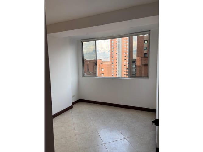 Apartamento de 2 alcobas en venta en Laureles, Medellín, 71 m² · foto 10 de 11