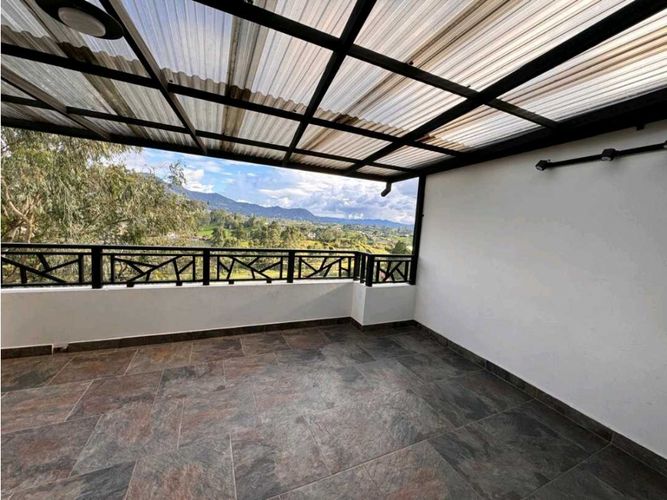 Apartamento de 3 alcobas en venta en El Centro, El Carmen de Viboral, 180 m² · foto 3 de 24