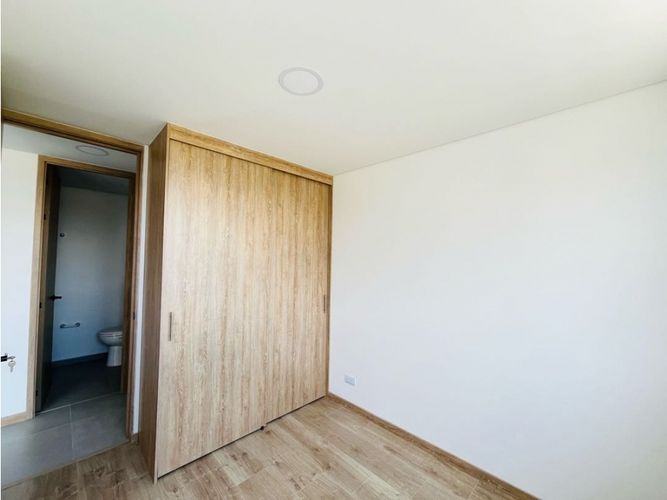 Apartamento de 2 alcobas en venta en Llano Grande, Rionegro, 65 m² · foto 6 de 8