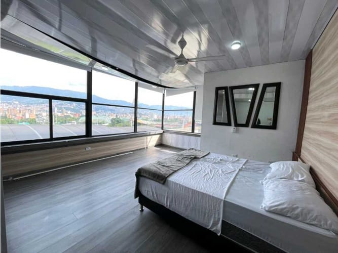 Apartamento de 5 alcobas en venta en Estadio, Medellín, 440 m² · foto 2 de 24