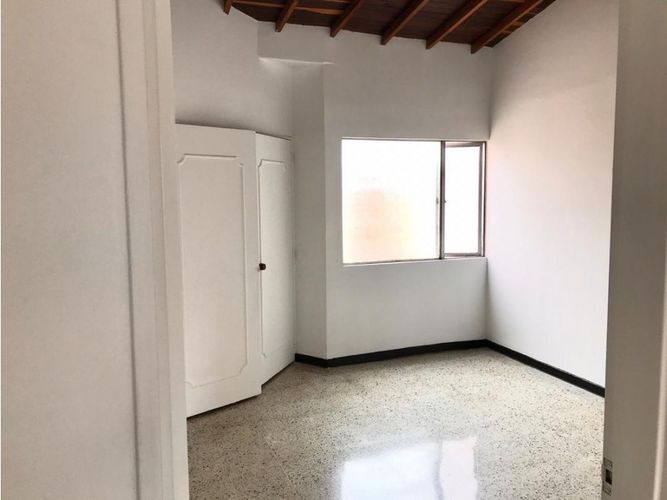 Apartamento de 4 alcobas en venta en Conquistadores, Medellín, 174 m² · foto 9 de 12