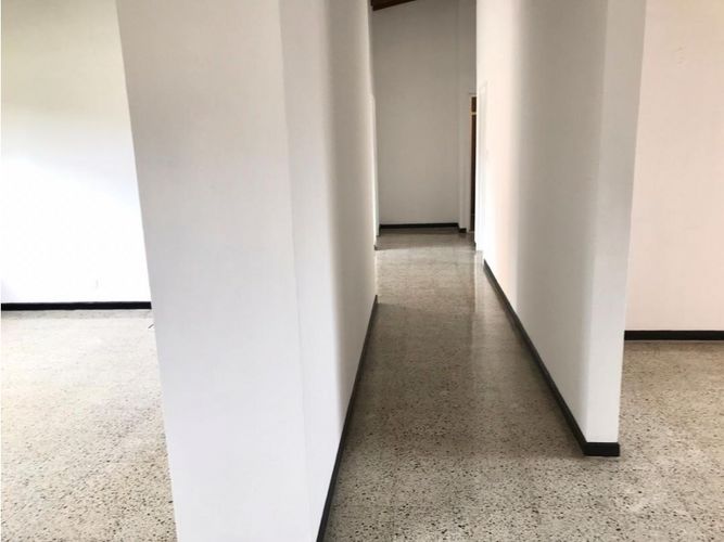 Apartamento de 4 alcobas en venta en Conquistadores, Medellín, 174 m² · foto 10 de 12