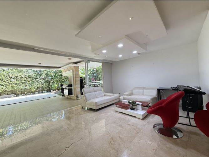 Casa de 5 alcobas en venta en Pance, Cali, 320 m² · foto 3 de 24