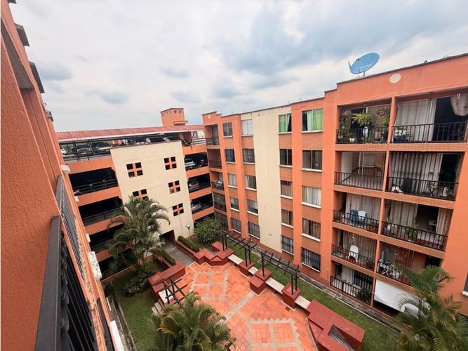 Apartamento de 3 alcobas en venta en Primero De Mayo, Cali, 55 m² · foto 1 de 19