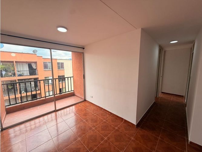 Apartamento de 3 alcobas en venta en Primero De Mayo, Cali, 55 m² · foto 3 de 19