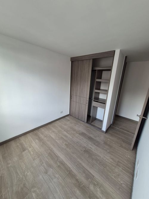 Apartamento de 3 alcobas en venta en Américas Central, Bogotá, 67 m² · foto 4 de 14