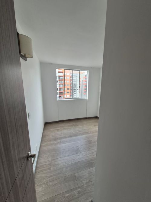 Apartamento de 3 alcobas en venta en Américas Central, Bogotá, 67 m² · foto 5 de 14