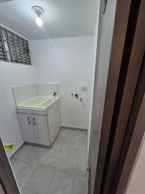 Apartamento de 3 alcobas en venta en Américas Central, Bogotá, 67 m² · foto 10 de 14