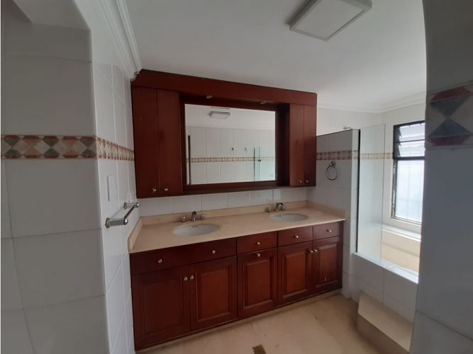 Casa de 5 alcobas en venta en Santa Monica, Cali, 382 m² · foto 10 de 19