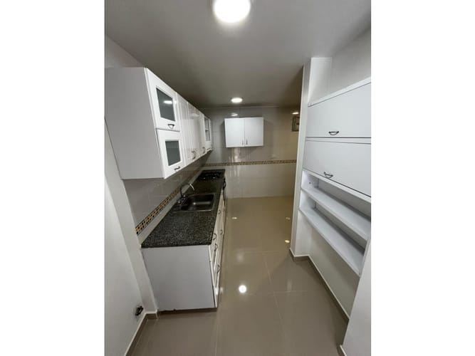 Apartamento de 4 alcobas en venta en Cristales, Cali, 125 m² · foto 2 de 12
