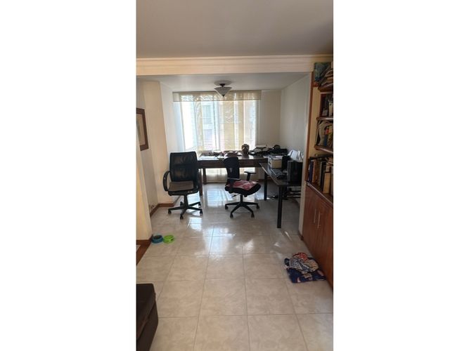 Apartamento de 4 alcobas en venta en Loma De Los Bernal, Medellín, 100 m² · foto 6 de 12