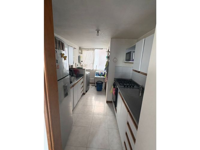 Apartamento de 4 alcobas en venta en Loma De Los Bernal, Medellín, 100 m² · foto 7 de 12