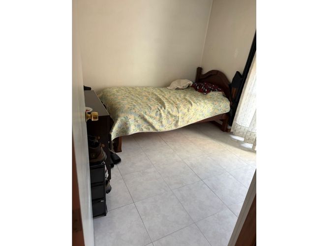 Apartamento de 4 alcobas en venta en Loma De Los Bernal, Medellín, 100 m² · foto 8 de 12