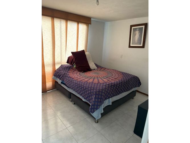 Apartamento de 4 alcobas en venta en Loma De Los Bernal, Medellín, 100 m² · foto 9 de 12