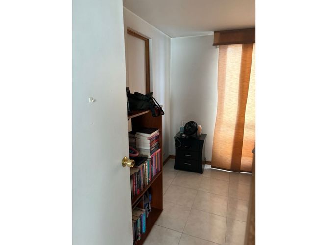 Apartamento de 4 alcobas en venta en Loma De Los Bernal, Medellín, 100 m² · foto 11 de 12