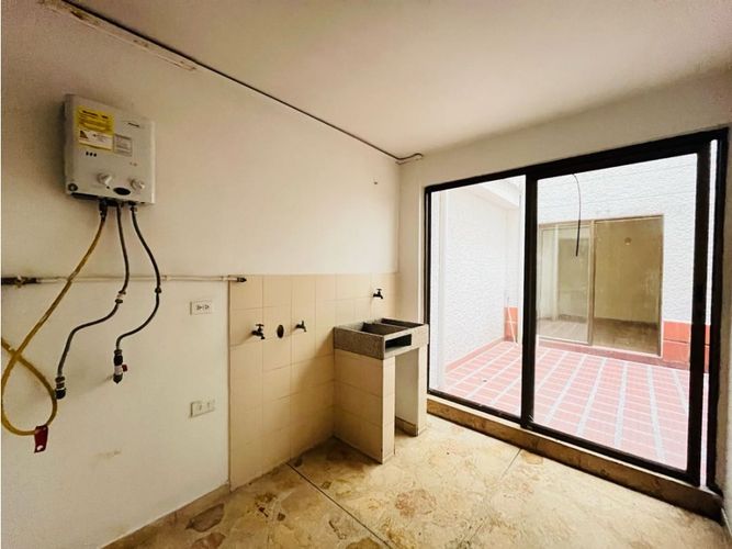 Apartamento de 4 alcobas en venta en Laureles, Medellín, 142 m² · foto 5 de 22