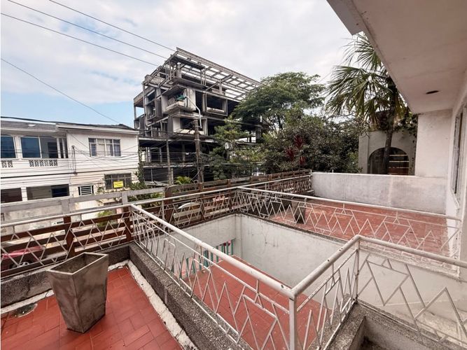 Casa de 9 alcobas en venta en Granada, Cali, 750 m² · foto 2 de 24