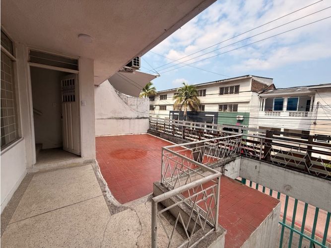 Casa de 9 alcobas en venta en Granada, Cali, 750 m² · foto 3 de 24