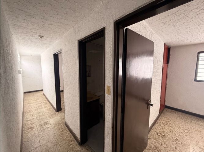 Casa de 9 alcobas en venta en Granada, Cali, 750 m² · foto 17 de 24