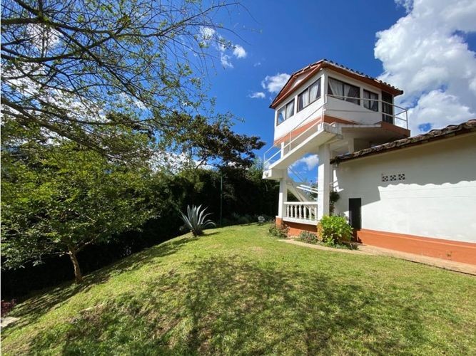 Finca en venta en Granizal, Copacabana, 715 m² · foto 2 de 11