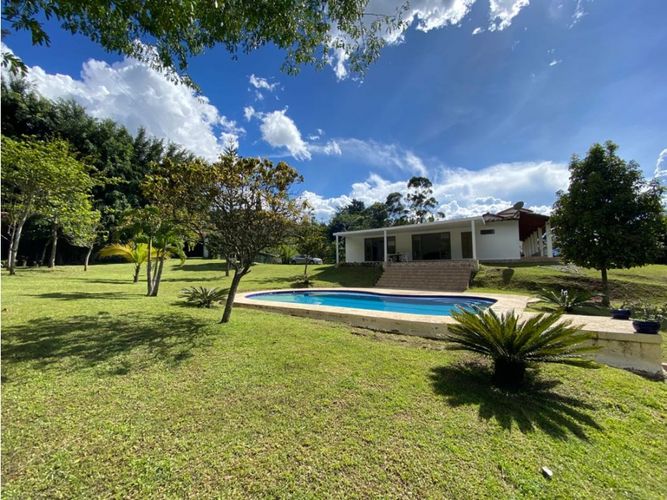 Finca en venta en Granizal, Copacabana, 715 m² · foto 3 de 11