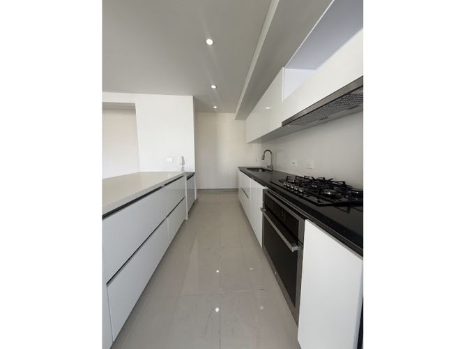 Apartamento de 3 alcobas en venta en Pance, Cali, 187 m² · foto 2 de 24