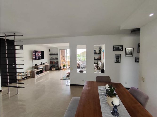 Apartamento de 2 alcobas en venta en Bellavista, Cali, 107 m² · foto 4 de 22