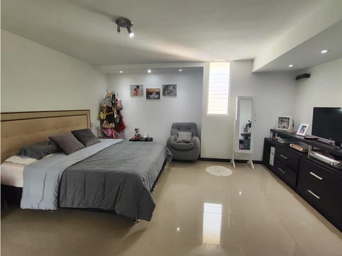 Apartamento de 2 alcobas en venta en Bellavista, Cali, 107 m² · foto 13 de 22