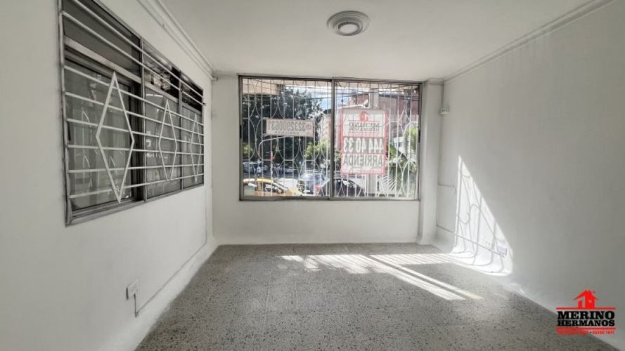 Consultorio en arriendo en Conquistadores, Medellín, 20 m² · foto 2 de 12