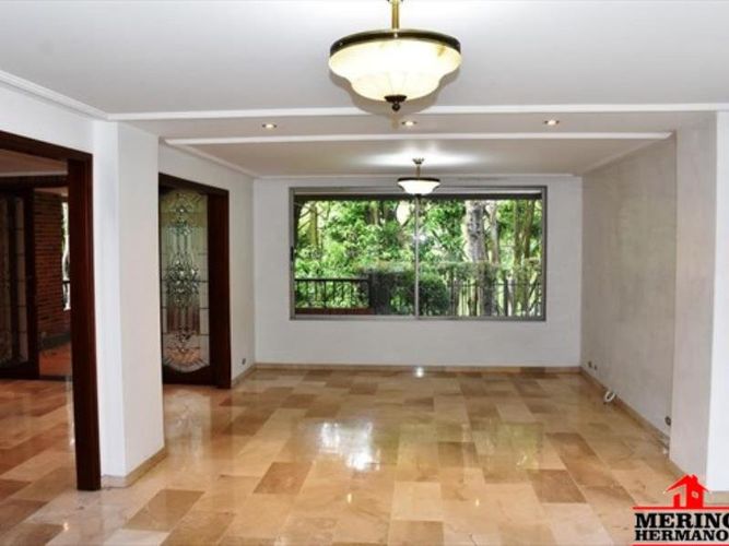Casa de 5 alcobas en arriendo en El Poblado, Medellín, 250 m² · foto 5 de 24