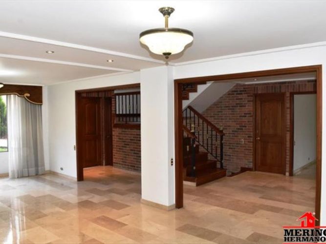 Casa de 5 alcobas en arriendo en El Poblado, Medellín, 250 m² · foto 8 de 24