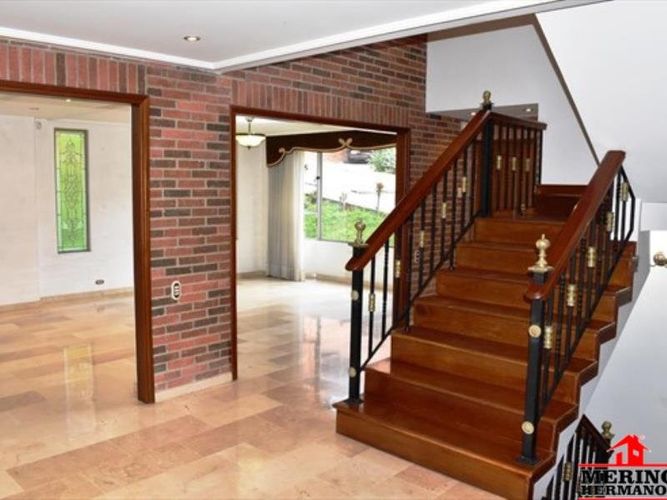 Casa de 5 alcobas en arriendo en El Poblado, Medellín, 250 m² · foto 10 de 24